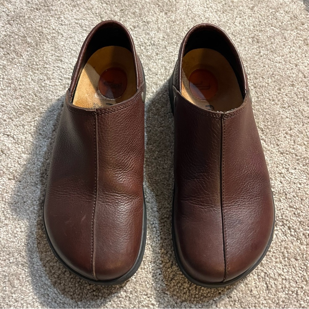 Footprints by Birkenstock Brown Slip on Clog Style Shoe 38